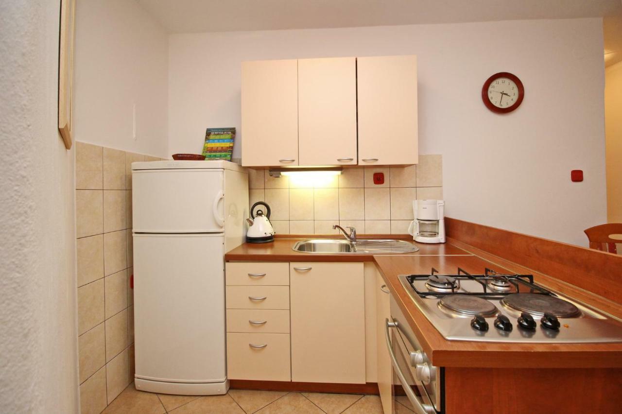Apartments Alex Башка Экстерьер фото